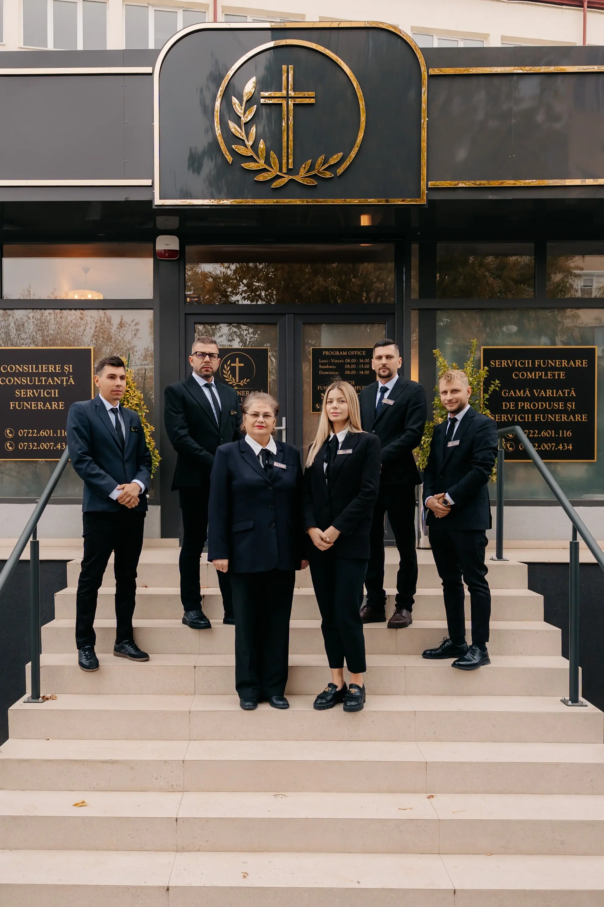 Echipa Casa Funerară Divin în fața sediului din Craiova